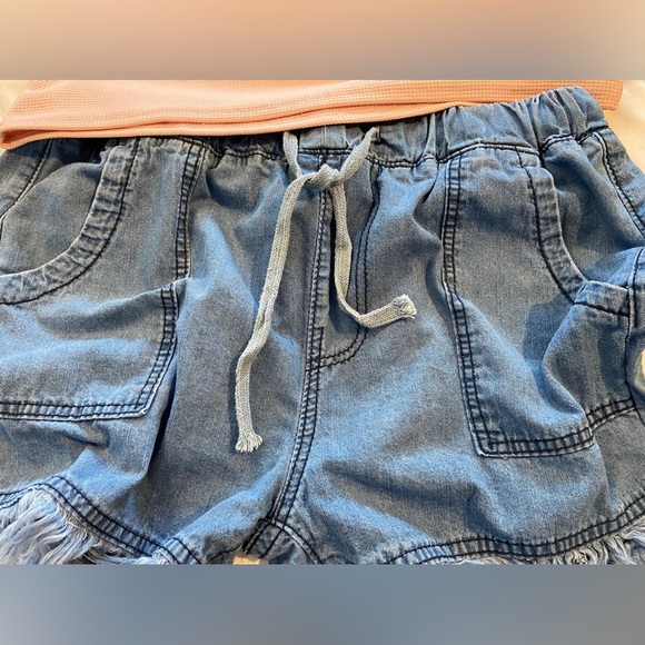 NEW(NOTAGS🤷🏻‍♀️)SZ-M Soft Knit TankTop & Basic Fringed Denim Front Tie Shorts - Picture 2 of 16